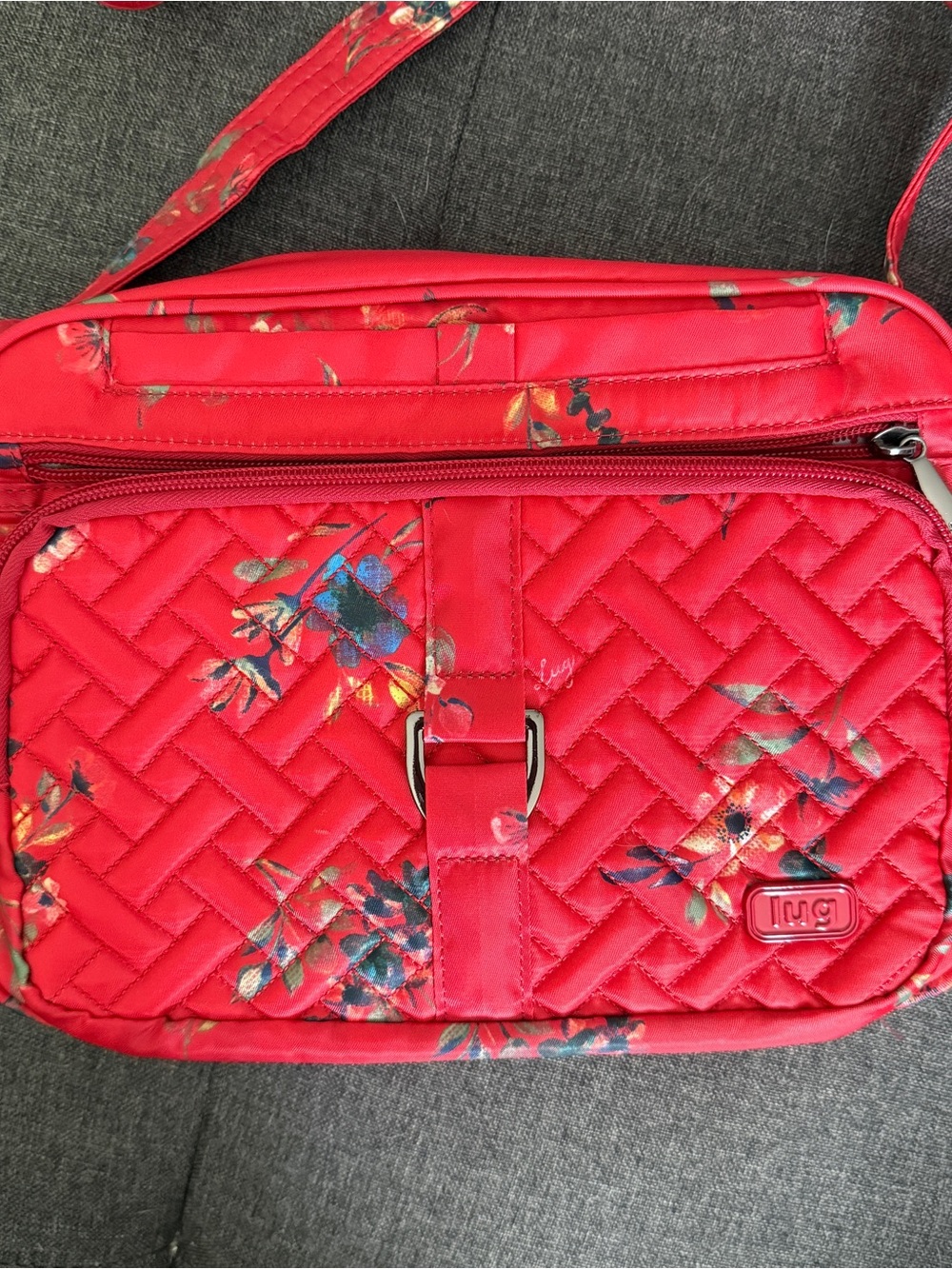 NWT Lug Carousel XL Crossbody Purse in Bouquet Red Floral - Picture 3 of 8
